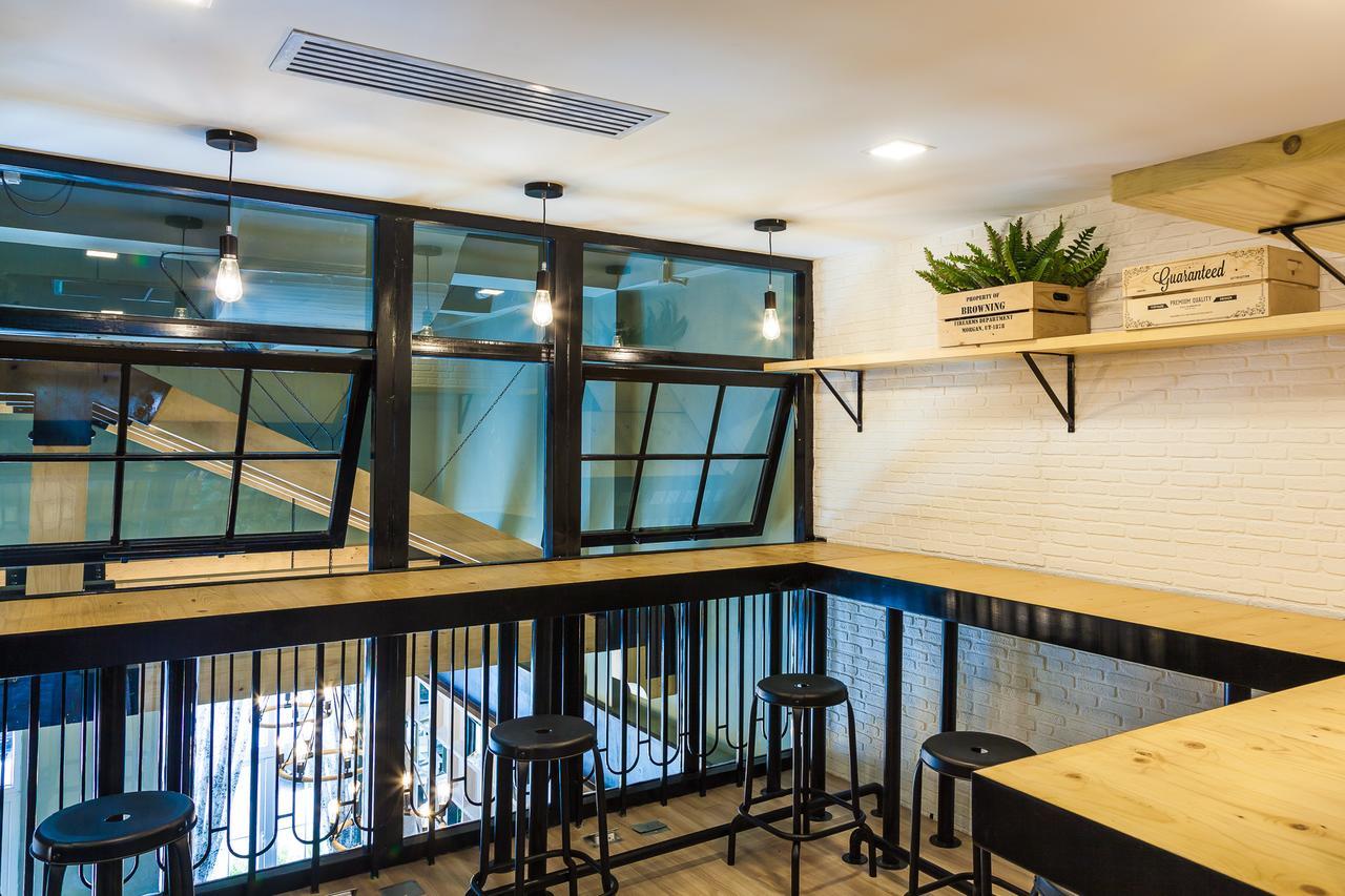 Travel Light Hostel Pattaya Dış mekan fotoğraf