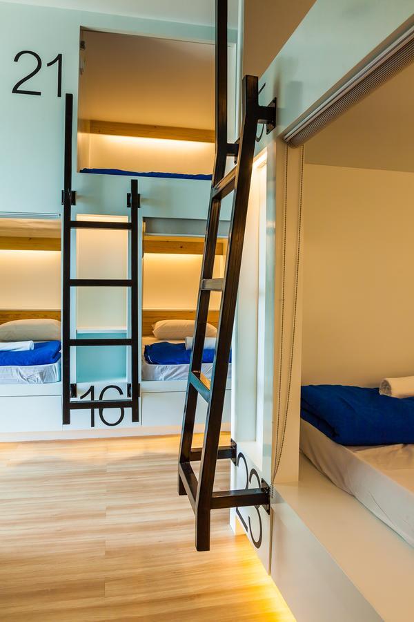 Travel Light Hostel Pattaya Dış mekan fotoğraf